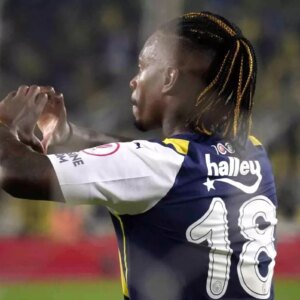 fenerbahce lincoln henrique ile yollarini ayirdi pOutUqVR