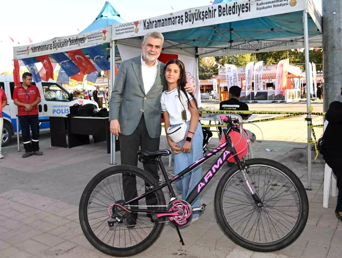 kahramanmarasta 170 yetim cocuga ilk bisikletleri hediye edildi Lhf5lMPh