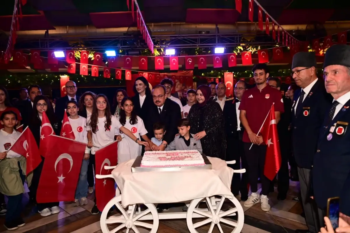 aydin valiligi cumhuriyet bayrami resepsiyonu gerceklestirdi sUzaTunH.jpg