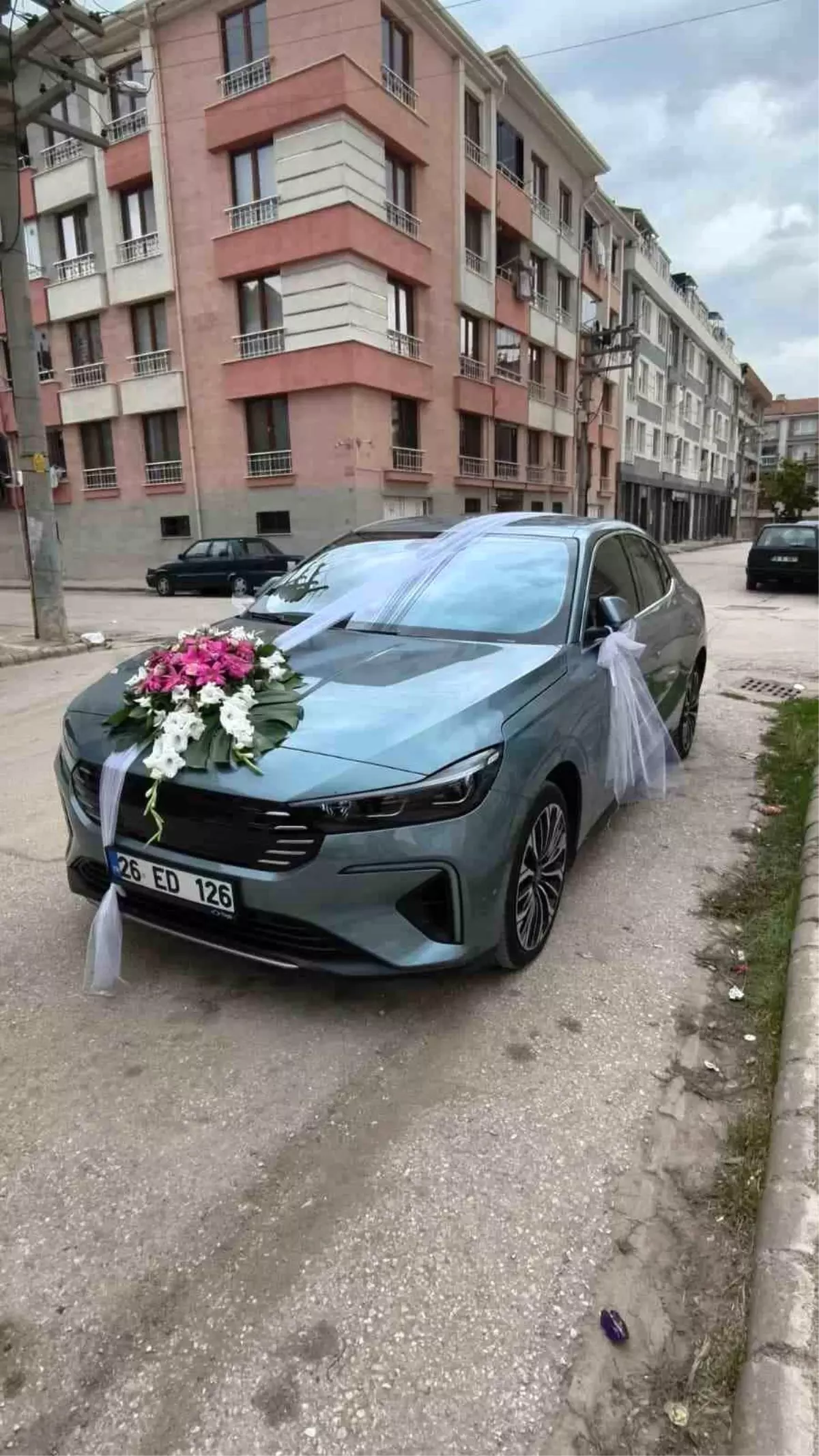 eskisehirde dugun arabasi olarak togg t10f tercih edildi gOHxEduN.jpg