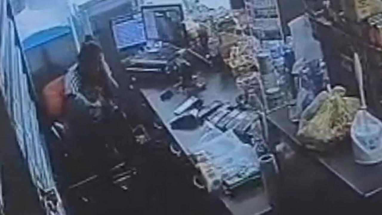 manisada eski es dehseti kucagindaki bebege aldirmadan defalarca bicakladi K5zy28X1