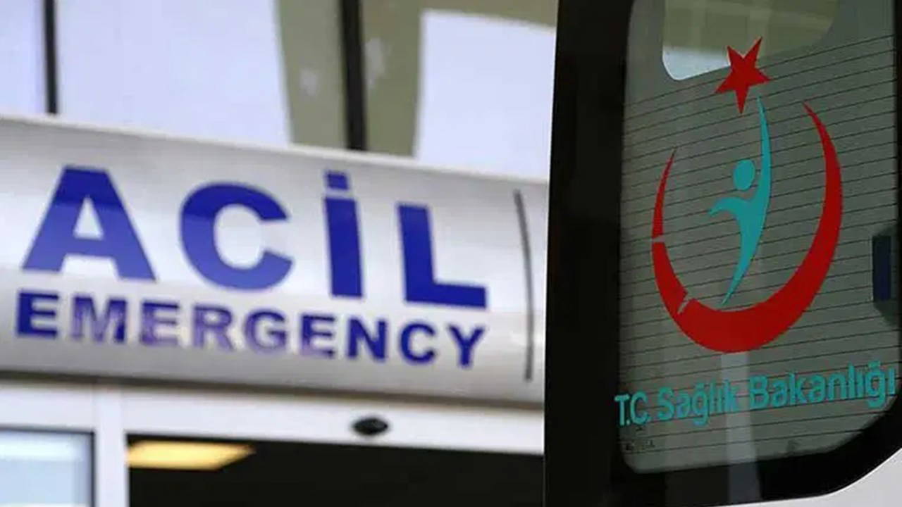 Bakım için gittiği kuyumcuda üzerine vitrin kasası düşen kişi öldü