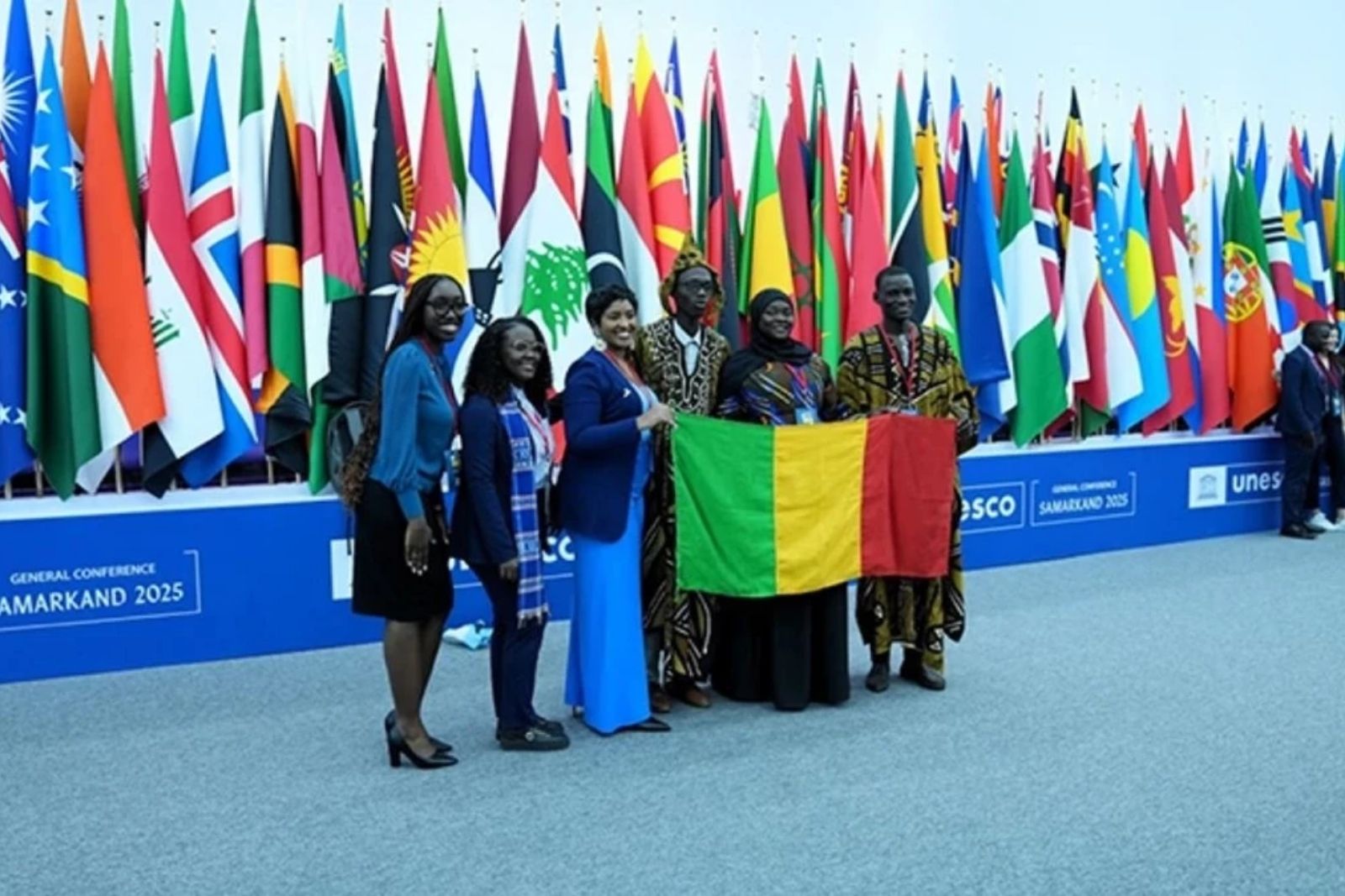 birlesmis milletler egitim bilim ve kultur orgutu 15 aralik gununu dunya turk dili ailesi gunu ilan etti OBNLbyhR.jpg