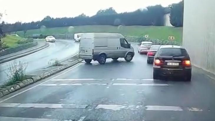 sultangazideki minibus kazasi kameralara yansidi J5EapZui.jpg