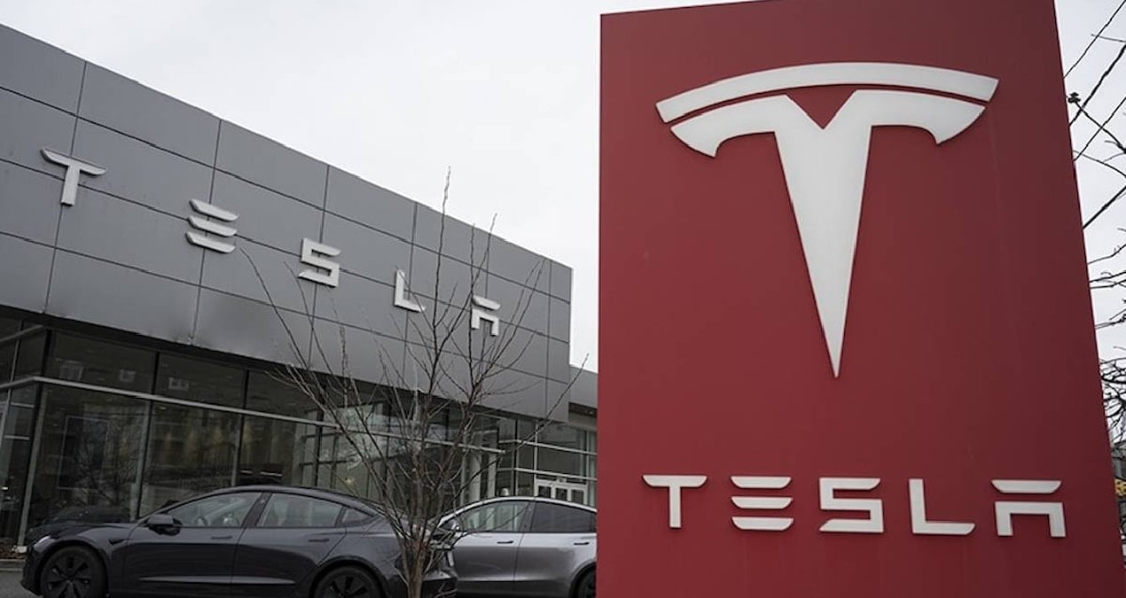 Tesla satışları Çin’de dibi gördü!