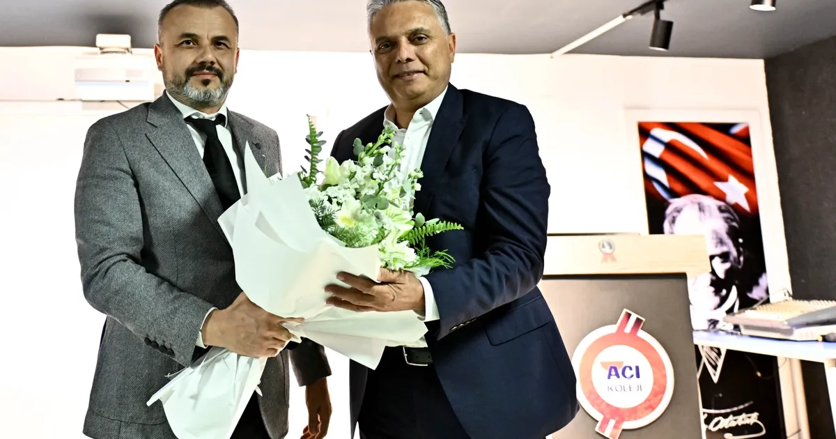 Antalya Muratpaşa’da Başkan Uysal’dan gençlere nasihat