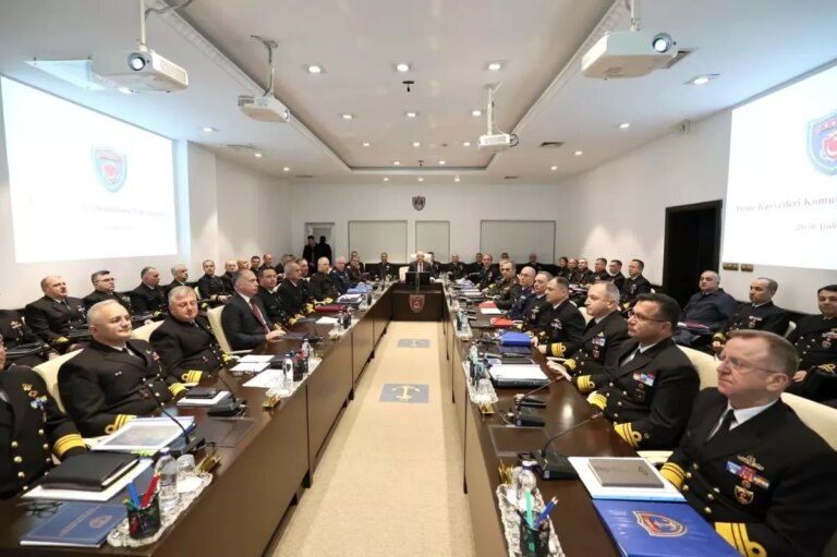 deniz-kuvvetleri-yillik-komutanlar-toplantisi-yapildi-PRQizxxq.jpg