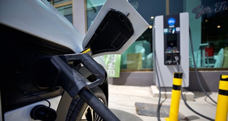 elektrikli-araclarin-sarj-tarifelerinde-yeni-donem-esnek-fiyatlandirma-icin-calisma-baslatildi-n3GngqSQ.jpg