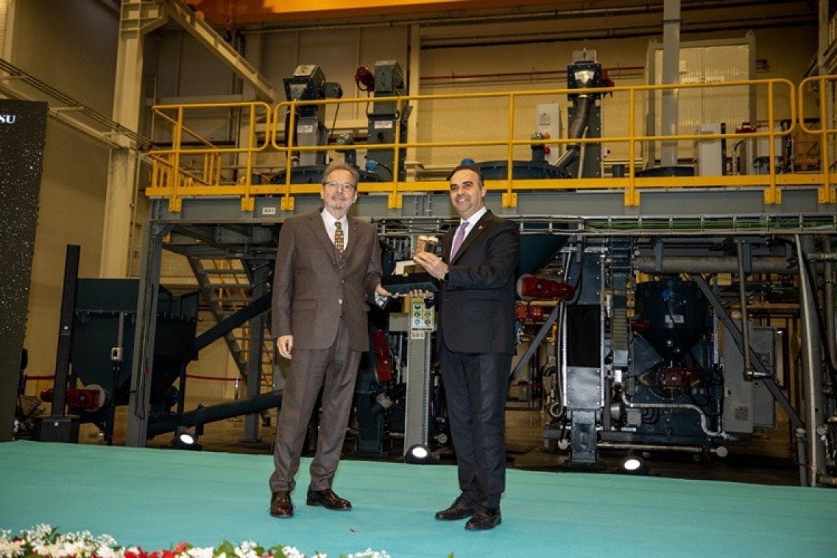 Bakan Kacır Aktif Karbon Üretimi Üzerine Bilgi Veriyor