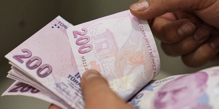 memur-ve-emeklinin-zamli-maasi-bugun-belli-olacak-iste-tum-senaryolar-T9EMqJmC.jpg