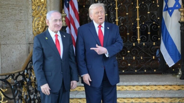 trumpin-lubnana-saldiri-icin-netanyahuya-yesil-isik-yaktigi-one-suruldu-q4wWAeDl.jpg