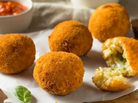 Italyan mutfagindan enfes lezzet arancini a1LDO4I4